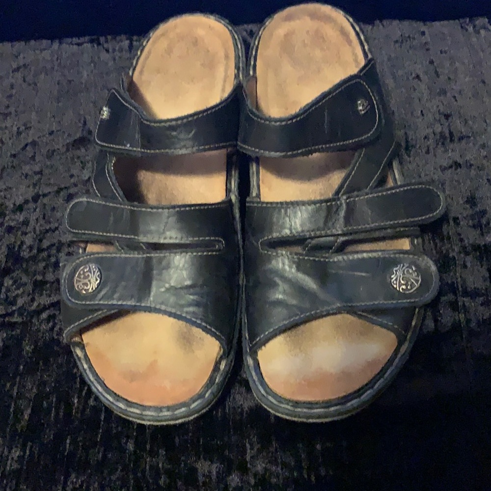WOMENS FINN COMFORTS STRAPPY  SLIDE 40